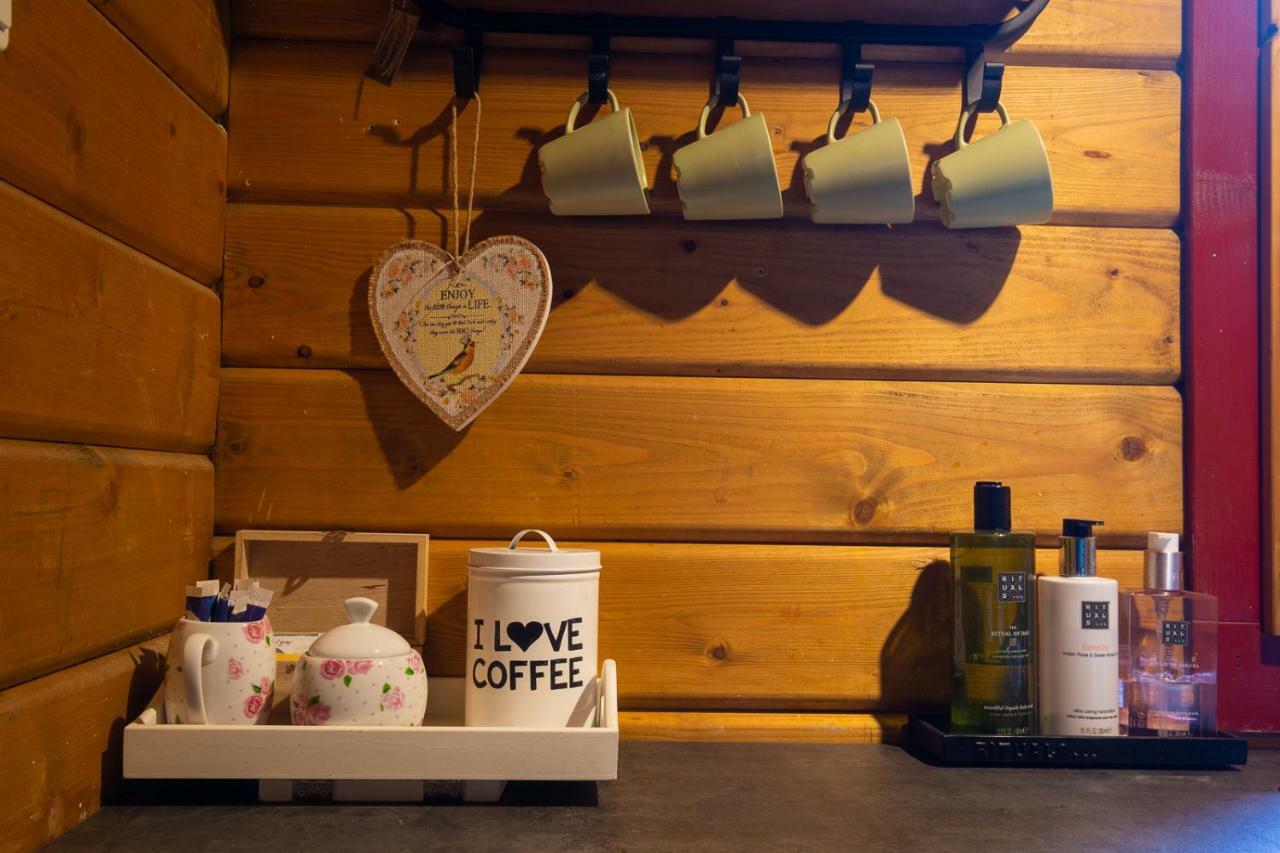 힐베르쉼 Onder De Kersenboom B&B 외부 사진